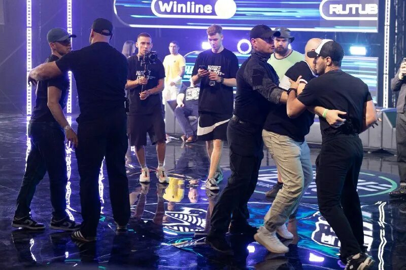 Кичигин мма. Wrestling_d. Боец мма квинтон джексон. Ли реванш. Ли реванш.