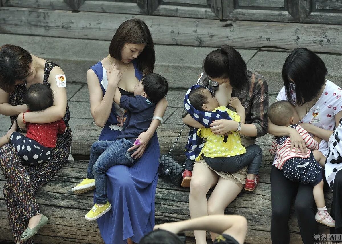 китаянки в шанхае. Chinese flashing.