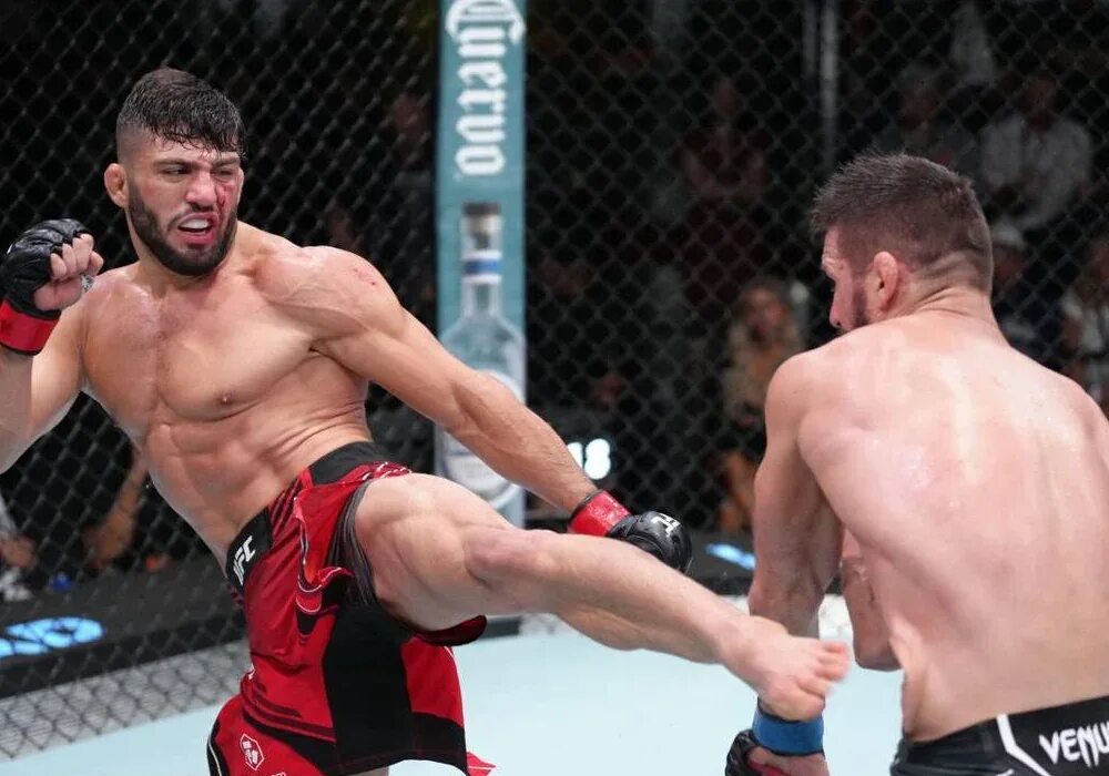10 июля бой. Арман царукян ufc. царукян гамрот бой. матеуш гамрот юфс. арман царукян ислам махачев.