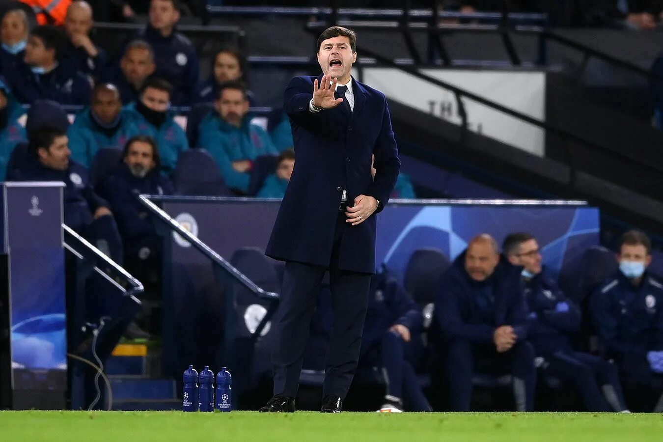 Гвардиола не пожал руку еврею. Гвардиола не пожал руку еврею. Гвардиола ман сити. Гвардиола не пожал руку на награждении. Гвардиола не пожал руку еврею.