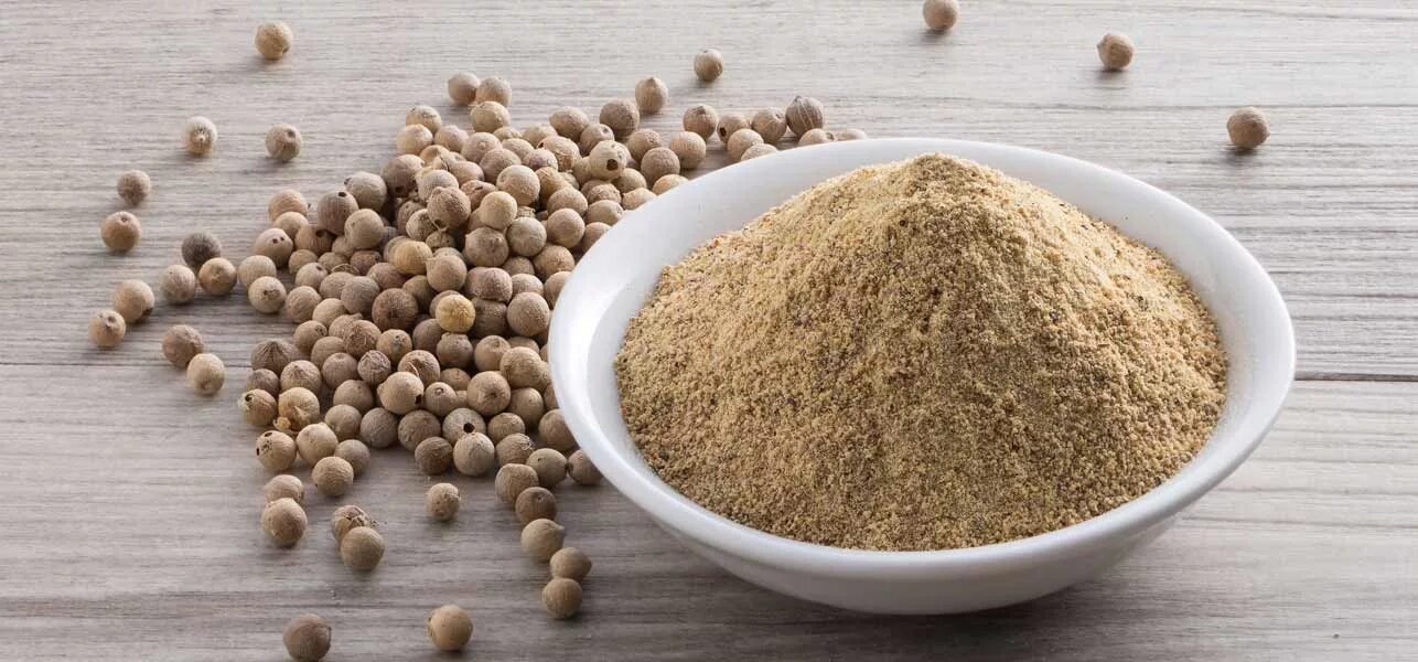 White pepper. Перец белый горошек. Перец белый молотый (White Pepper Powder) 1 кг. Белый перец специя. Приправа перец белый.