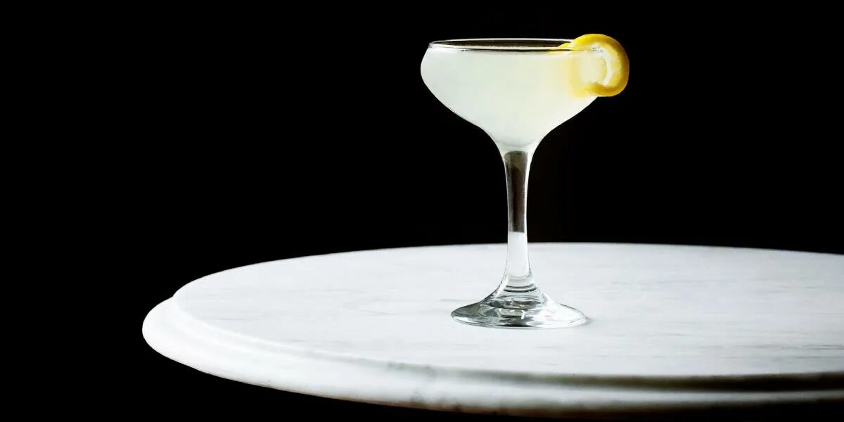 Cocktail 2. Коктейль оживитель трупов №2. Corpse Reviver коктейль. Коктейль Барбара. Коктейль между простынями алкогольный.