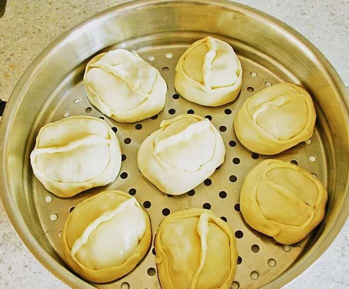 Манты в мультиварке на пару. Манты. Манты чем смазать. Вкусные манты. Манты чем смазать.