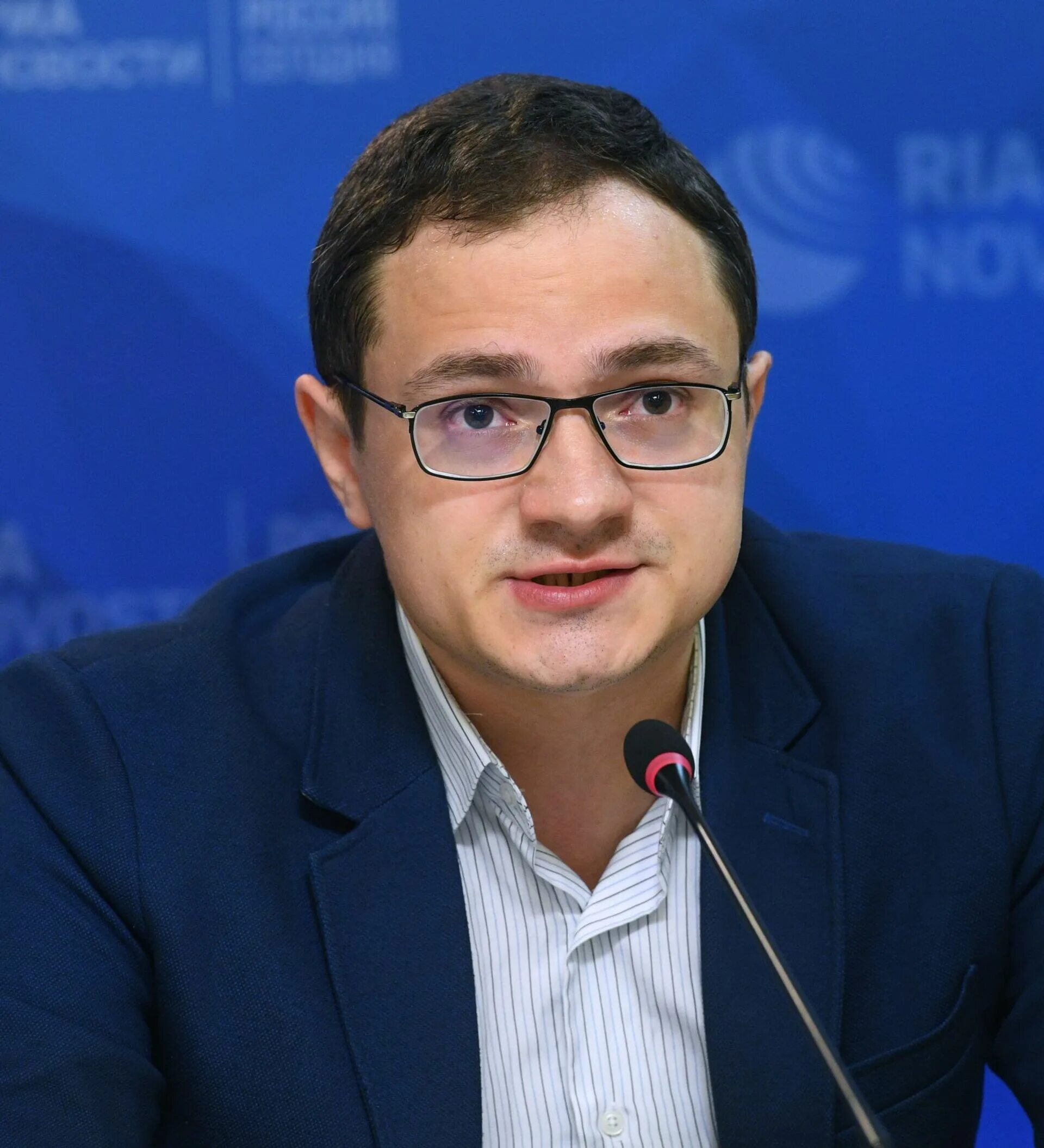 Арем. Артемов политолог. Артемов политолог. Артемов политолог. Артемов политолог.