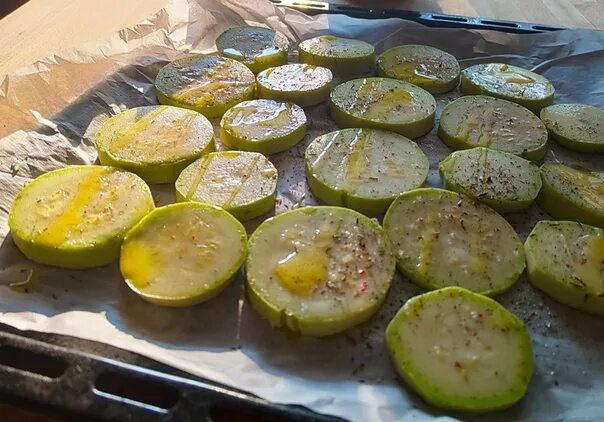 Кабачки в духовке. Время запекания кабачков в духовке. Кабачки запеченные в духовке. Время запекания кабачков в духовке. Кабачки запеченные кружочками.