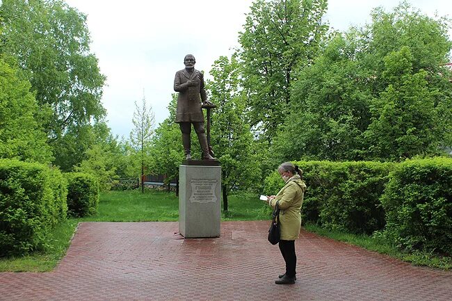 Жизнь кунгурова. Памятник Губкину Кунгур. Известные люди Кунгура. Знаменитые люди города Кунгура.