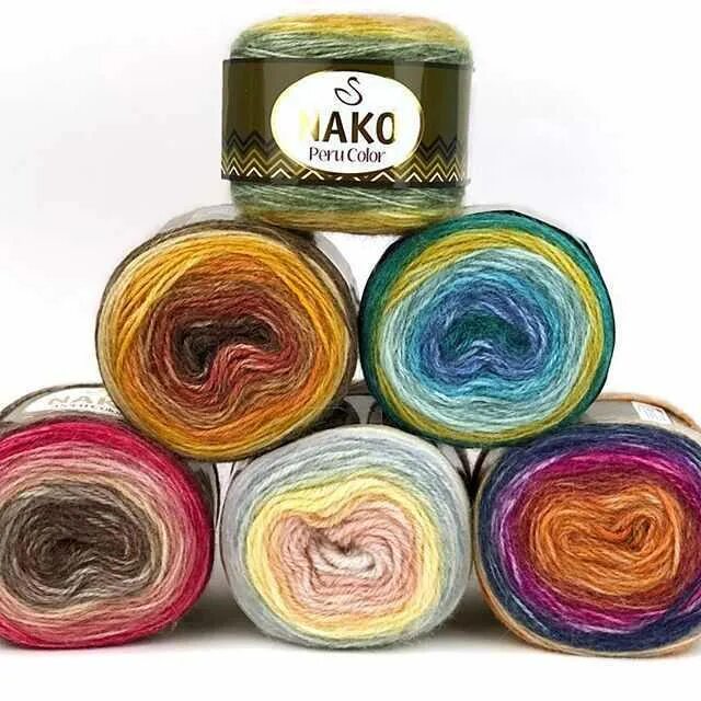 Цветные нитки для вязания. Клубок разноцветных ниток. Пряжа обои. Пряжа colors. Нитки для вязания.