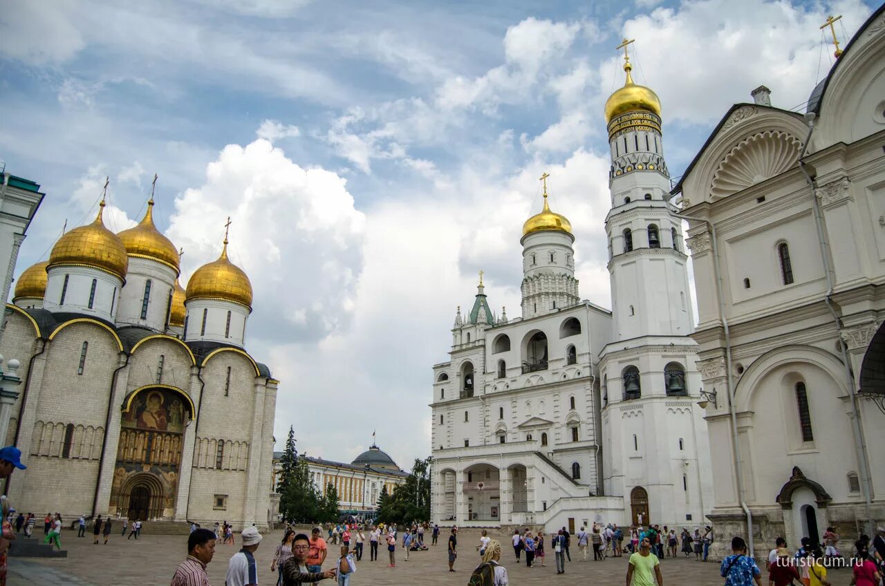 Где соборная площадь. Соборная площадь Московского Кремля. Соборная площадь: соборы Московского Кремля. Соборная площадь Кремля в Москве храмы. Соборный ансамбль Кремля.