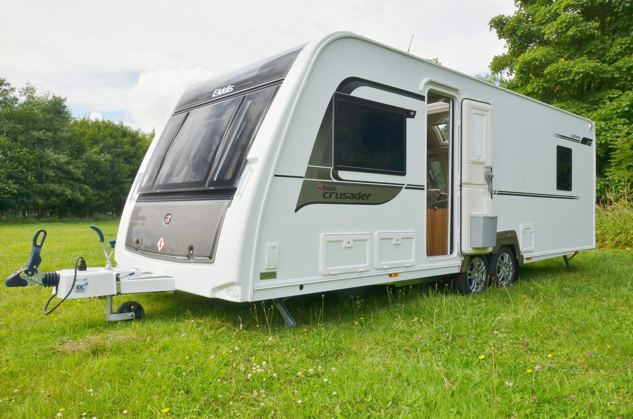 Caravan "Caravan (LP)". Elddis Crusader 1999. 2849 Caravan. Elddis Caravan.