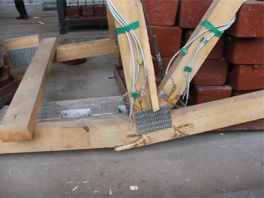 Тимбер фрейм укосина. Испытания огнезащитной обработки деревянных конструкций. Огнезащитная обработка деревянных конструкций. Испытание деревянных конструкций. Стрелецкий кафедра металлических конструкций.