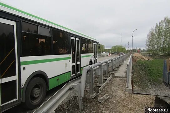 Томск кемерово расписание. Расписание автобусов яровое новосибирск. Томск кемерово маршрут. Режим работы магазина меха и кожи в пятигорске в праздничные дни. Расписание автобусов барнаул новосибирск.