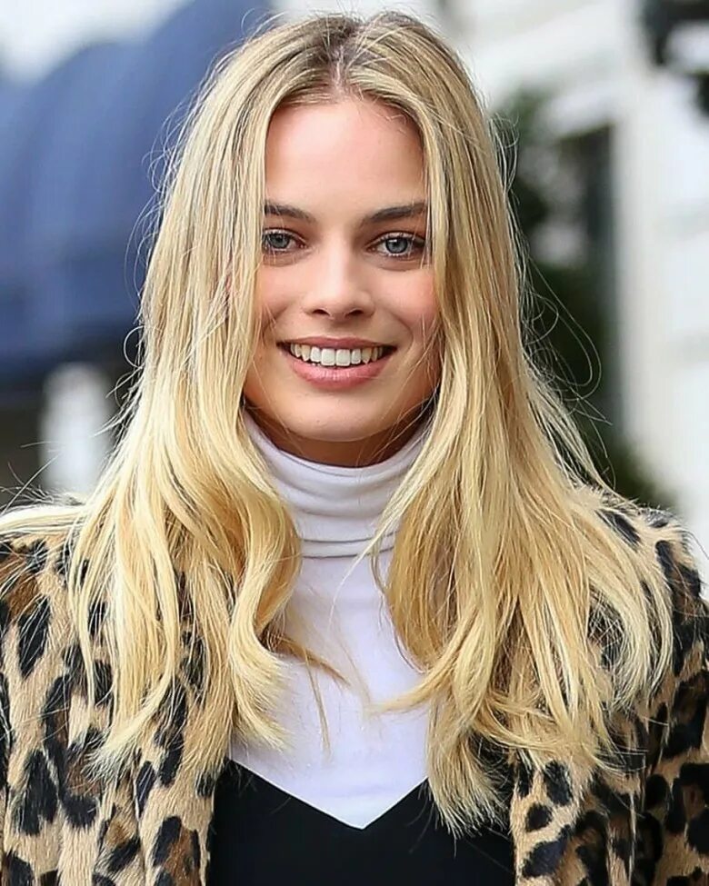 Марго робби с косичками. Марго робби без косметики. Марго робби грудь. Марго робби анфас. Морго.