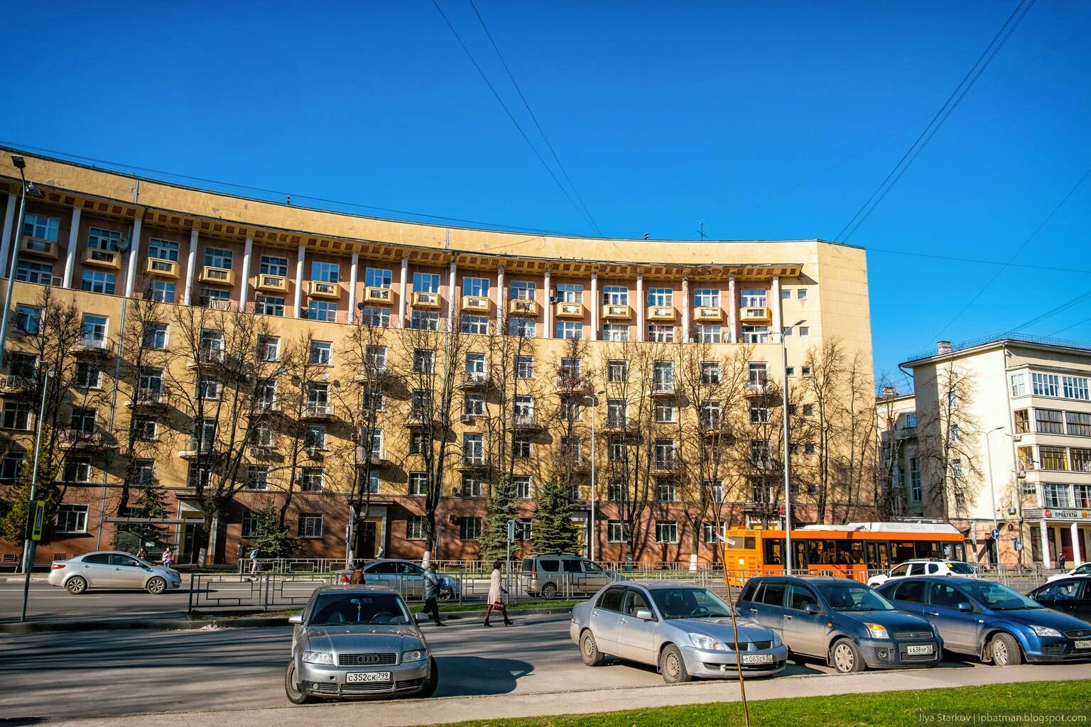 Дом в автозаводском районе нижний новгород. Радиусный дом на автозаводе нижний новгород. соцгород нижний новгород радиусный дом.