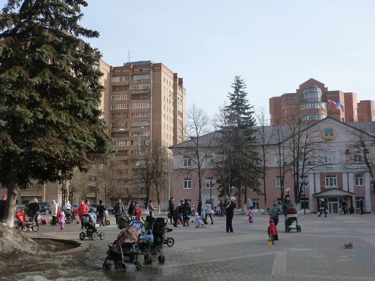 День г железнодорожный. Город Железнодорожный Московская область. Городская площадь железнодорожного. Население города Железнодорожный. Г Железнодорожный Московская область население.