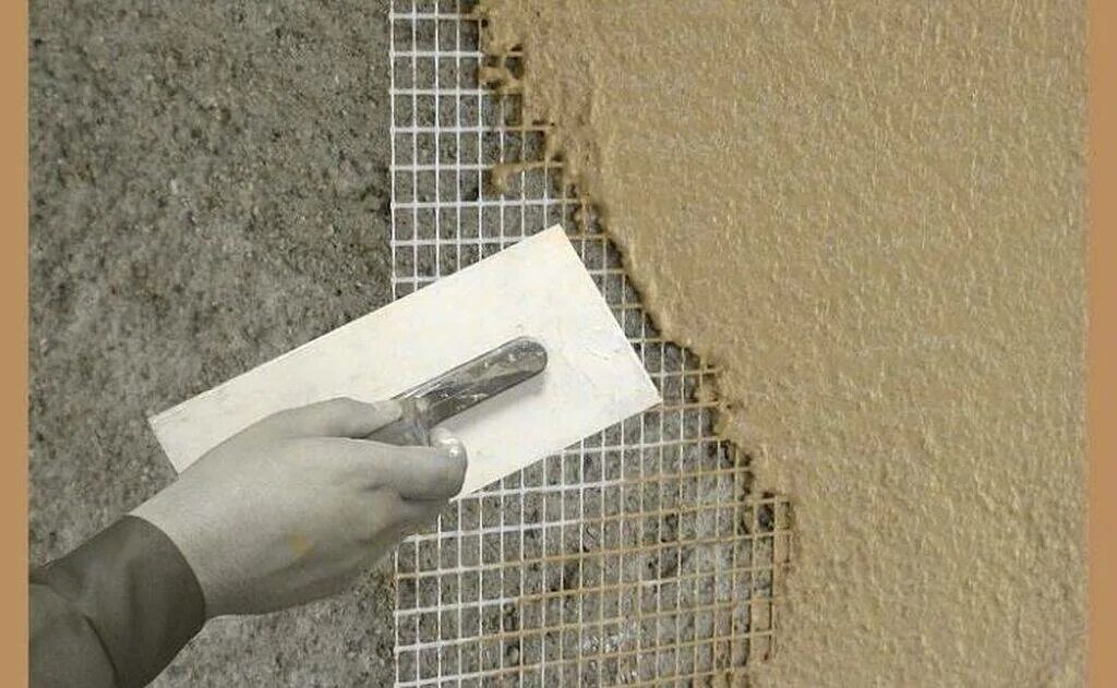Штукатурка фасадная армированная. Штукатурка поверхности стен по сетке (20-40мм). Сетка штукатурная на стене. Армированная сетка под штукатурку. Армирование штукатурки.