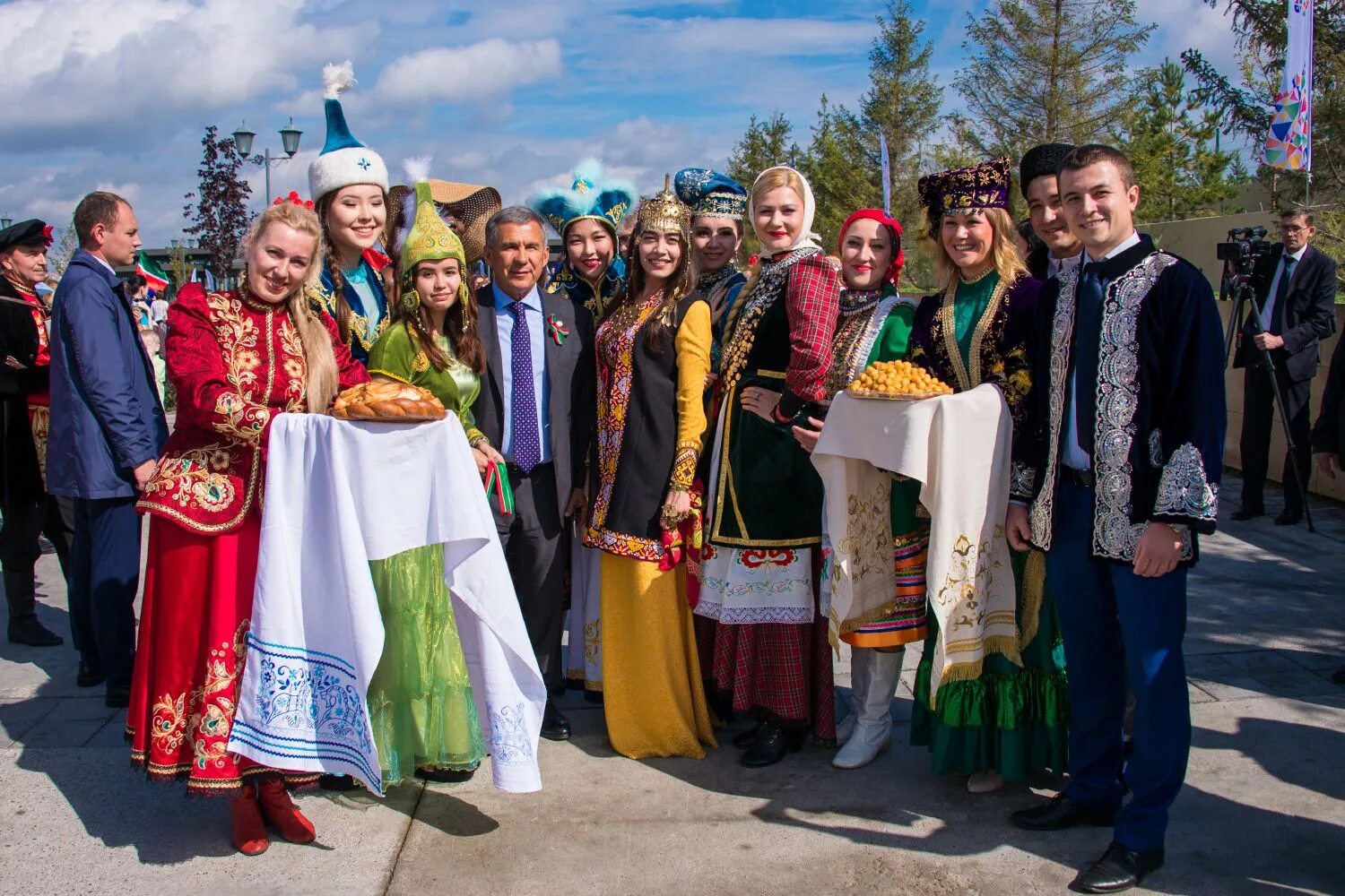 Все русские живут в россии. Народы Татарстана. Разные народы Татарстана. Многонациональный Татарстан. Национальная культура народов России.