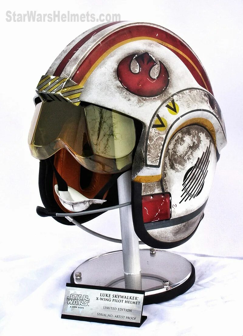 Шлем пилота x Wing. Люк Скайуокер в шлеме. X Wing Luke Skywalker. Luke’s x-Wing Helmet. Люк на шлеме
