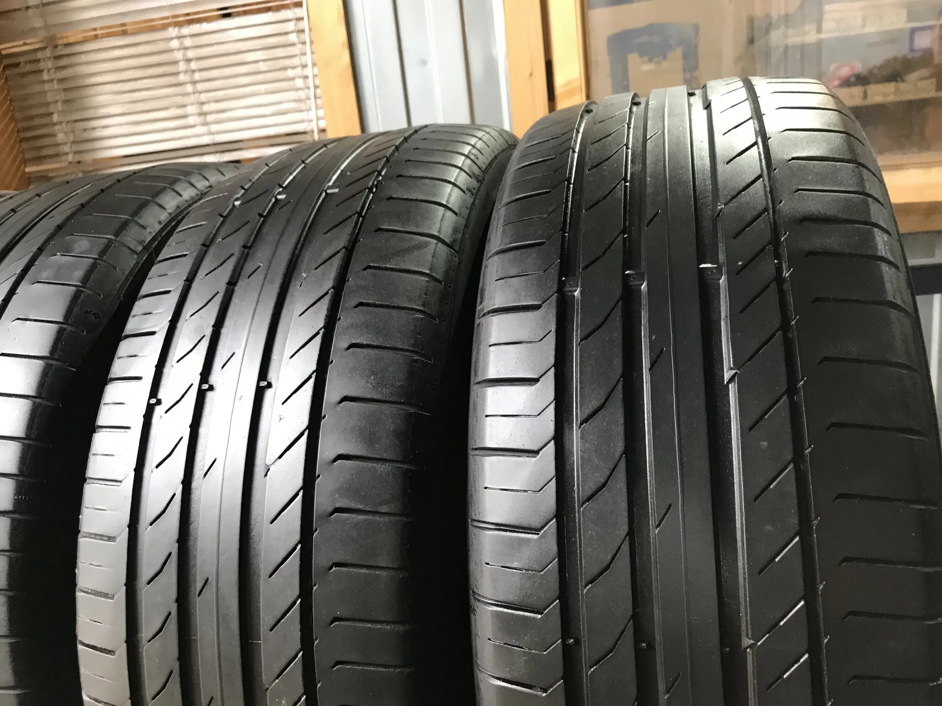 Шины 235 55 r18 в москве. Superia 23555 r18. резина 235 55 18. delintedh2 23555 r18 104w. ат резина 2355518.