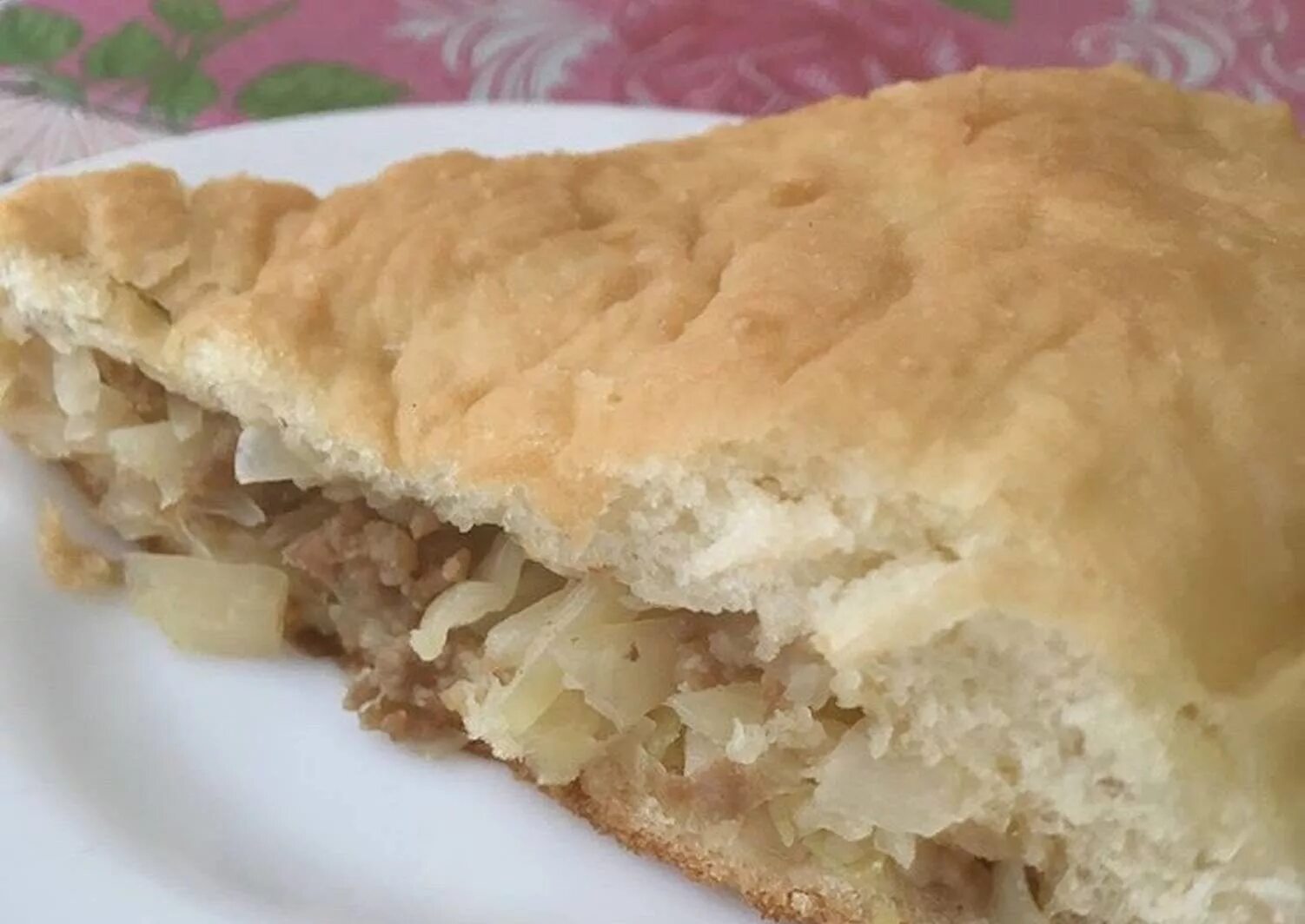 Ленивый пирог с капустой. Пирог с мясом из слоеного теста. Пирог с капустой. Тесто на пирог с капустой и фаршем. Пирог с мясом.