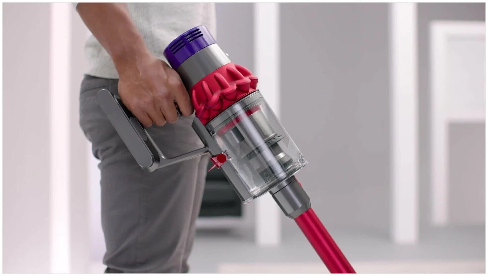 Дайсон казань. Dyson Cyclone v10 Motorhead. Пылесос Дайсон v10. Пылесос беспроводной Dyson Cyclone v10 Motorhead. Dyson v10 Motorhead.