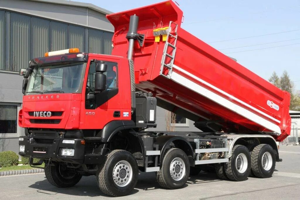 Ивеко Траккер самосвал. Iveco Trakker 8x8 самосвал. Ивеко Траккер 450. Ивеко Траккер 8х4. Купить самосвал на трак ав бу