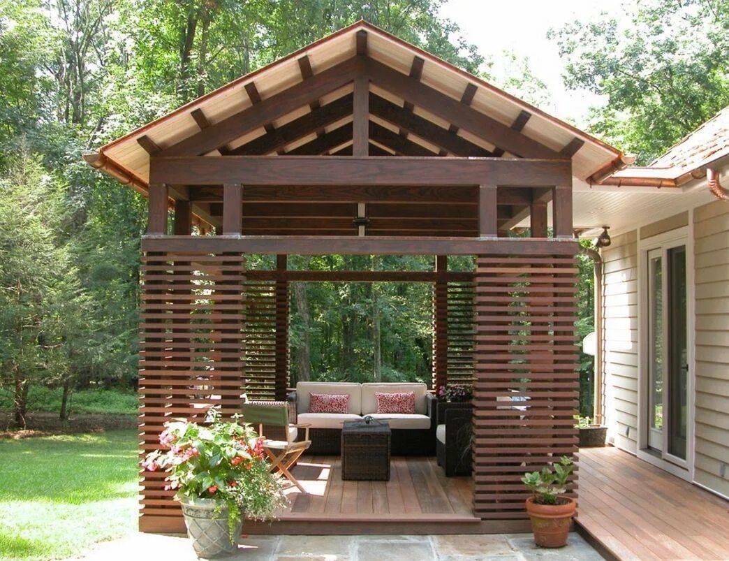 Красивая беседка из дерева. Wooden Gazebo беседки. Беседка брусовая Gazebos. Пергола патио с мангалом. Небольшая беседка.