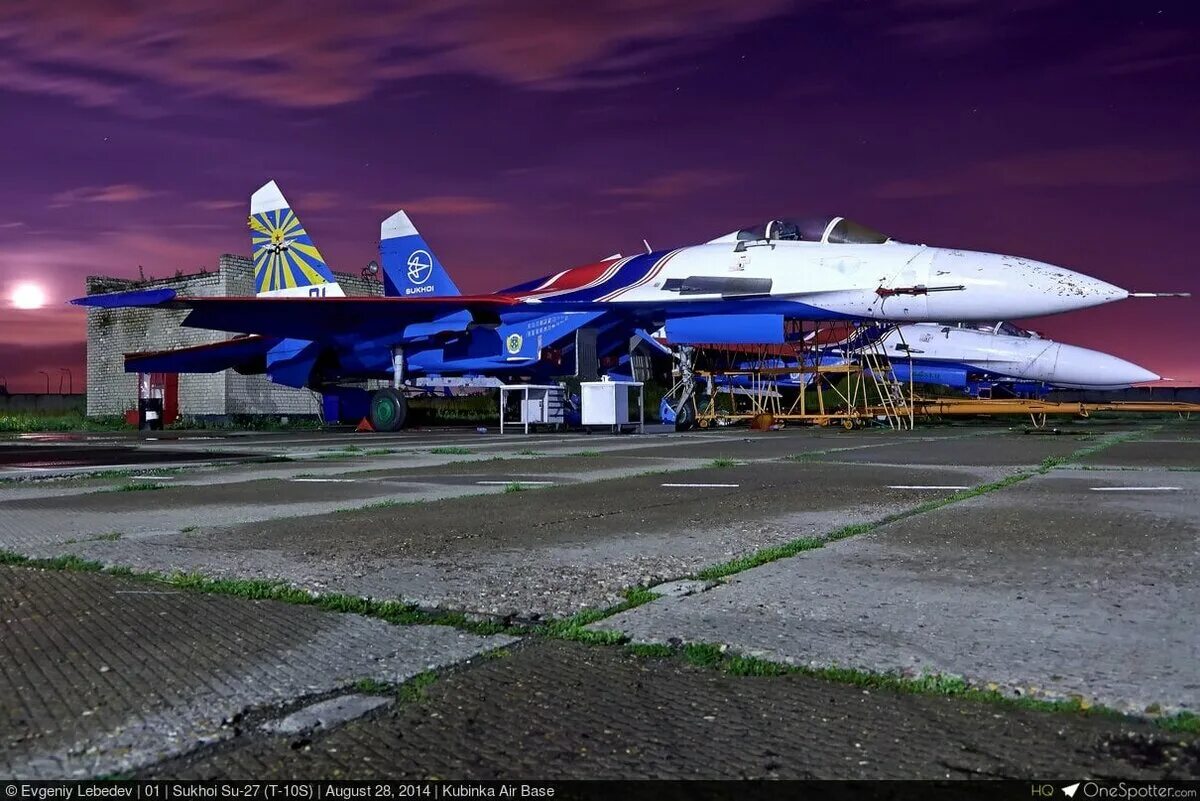 27а. Су-27 курск. Кубинка су-24. 27 кубинка. Русские витязи.