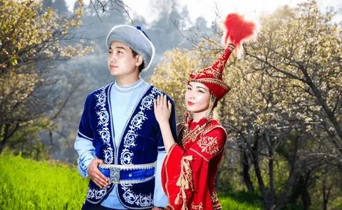 Жапон әйелдері жаттығу залында жалаңаштанады