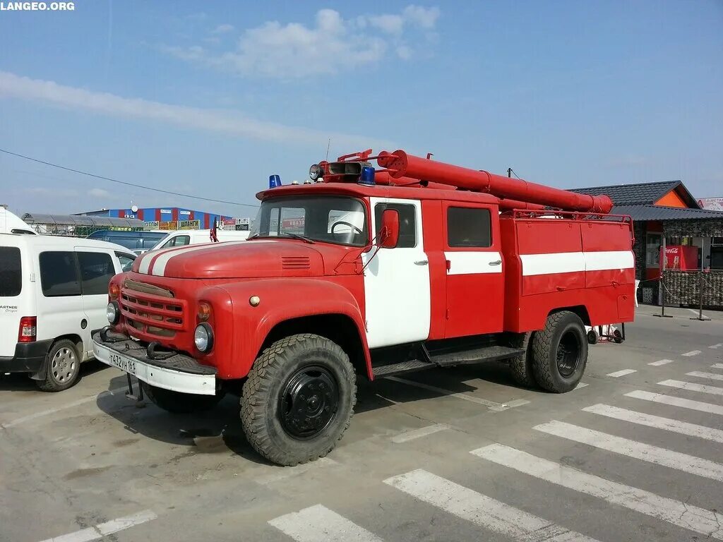Зил 130 ац 40 63а. Пожарная автоцистерна зил 130. Ац 30 зил 130. Зил 130 ац-40. Автоцистерна пожарная ац-40(130) 63б.