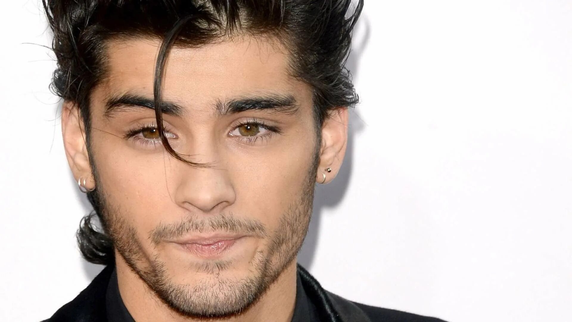 Что означают брови у мужчин. Брови Зейн Малик. Zayn Malik 2023. Zayn Malik брови. Зейн Беннетт.