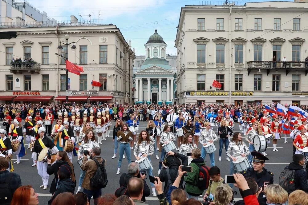 День города Санкт-Петербурга. Празднование дня города в Санкт Петербурге. Праздник день города в Питере. Идеальные дни спб