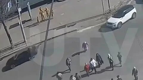 Пропустил бабушку