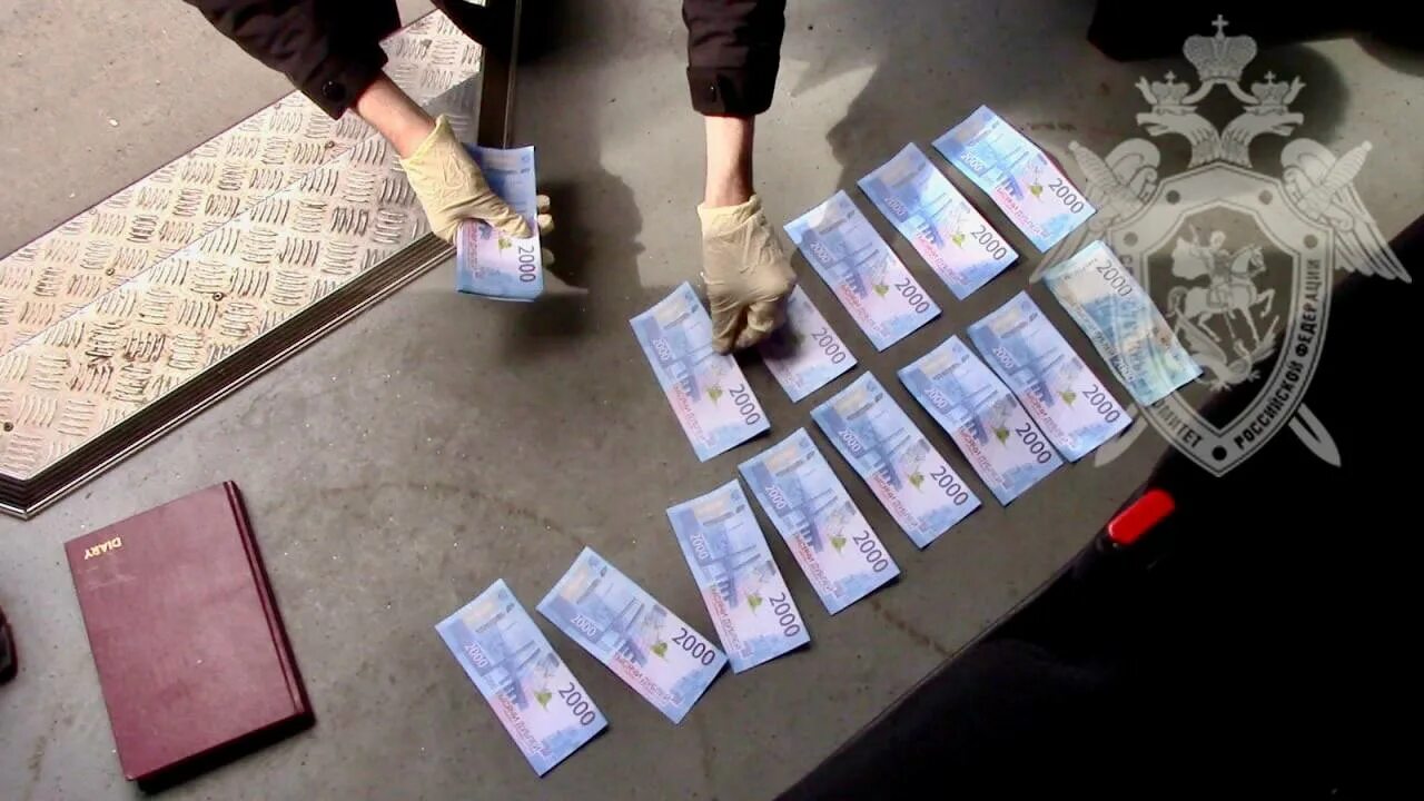 Мошенники саратов. 100 Тысяч руб в руках. 100 Тысяч рублей. Фото Терминатор мошенники для печати.