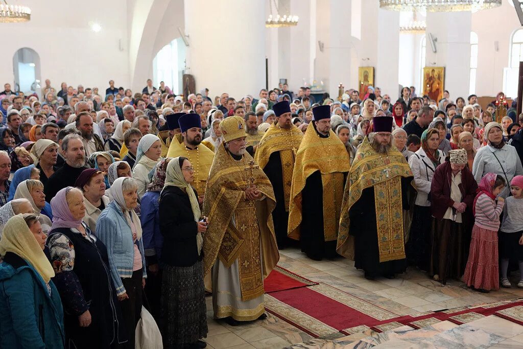 сайт храма в бибирево. сергия радонежского в бибиреве. бибирево храм московских святых внутри. клирики храма московских святых в бибирево. сайт храма в бибирево.
