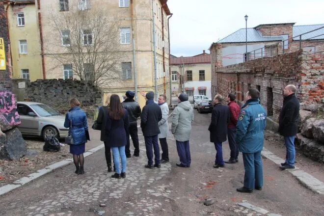 Рухнул дом в Выборге. Обрушилось здание Выборг. Дом Говинга в Выборге 2021. Выборг 2006 обрушение дома. Выборг сегодня по часам