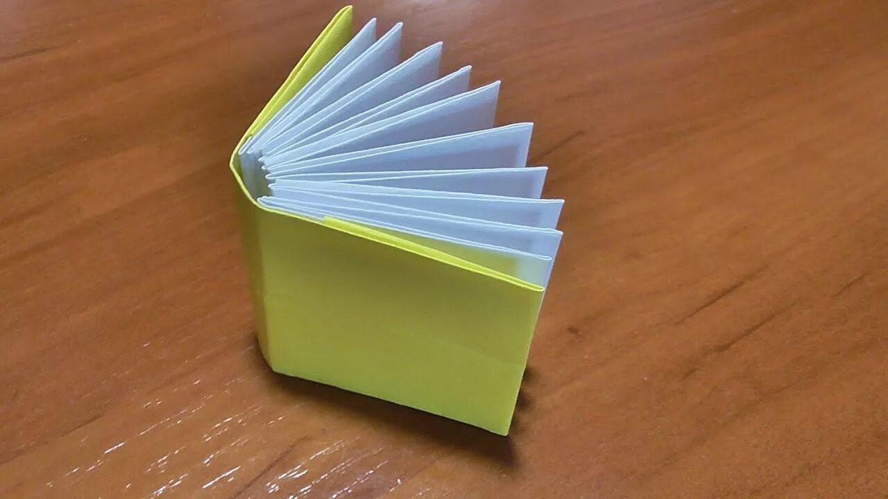 Поделки из 1 листа бумаги. Маленькая книжка из бумаги. Оригами книжка. Мини книжка из бумаги а4. Маленькие книжечки из бумаги.