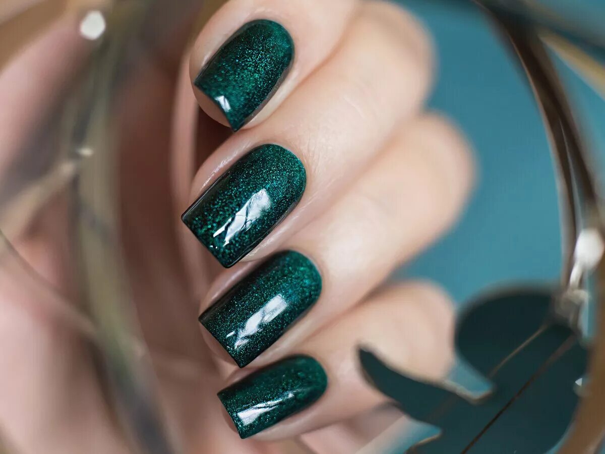 Изумруд цвет ногтей. Изумрудный шиммер цвет лака. Масура палитра изумрудный. Изумруд цвет ногтей. Изумруд цвет ногтей.