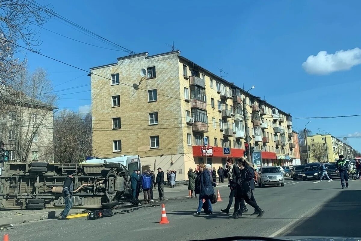 14 апреля ново. Волоколамский проспект Тверь 14 апреля. Авария на Волоколамском проспекте Тверь. Тверской проспект Тверь.