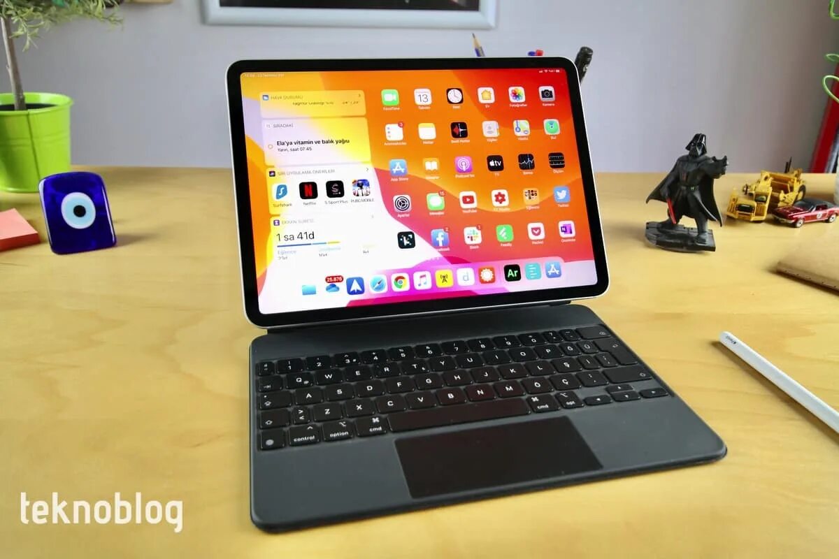 Клавиатура magic keyboard ipad pro. Apple IPAD Pro 2022. Apple Magic Keyboard IPAD Pro 11 2022. IPAD Pro 12,9 2021 Magic Keyboard. Magic Keyboard IPAD Air 2020.