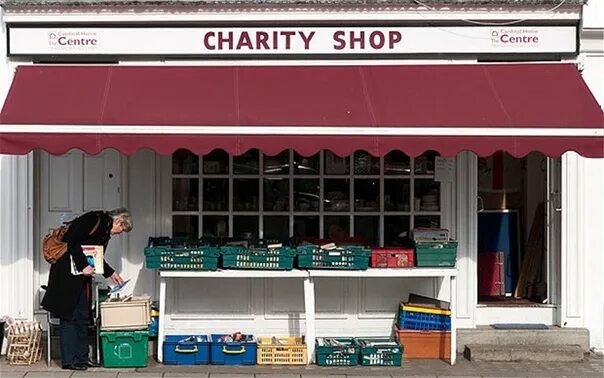 Charity shop is. Charity shops. Чарити шоп в Москве. Благотворительный магазин. Благотворительные магазины Европы.
