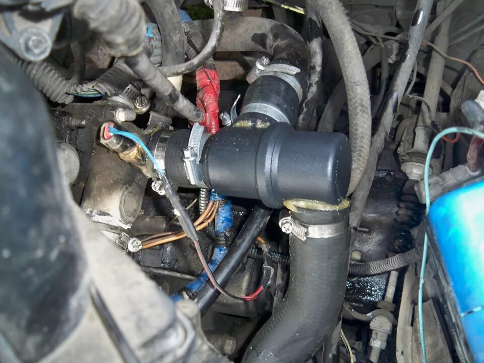 Как снять термостат 2110 Замена крышки термостата Lada Приора хэтчбек, 1,6 л, 2008 года своими руками D