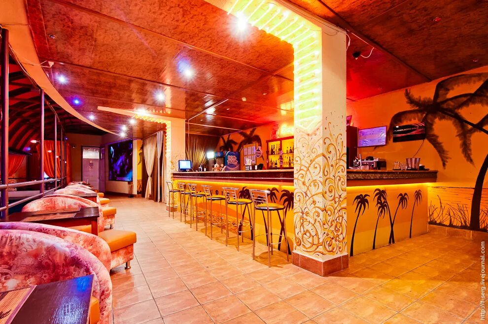 Sunrise club. Sunrise club hotel болгария. Студия современного танца sunrise. Sunrise resort hotel ресторан. Маджик санрайз гигант.