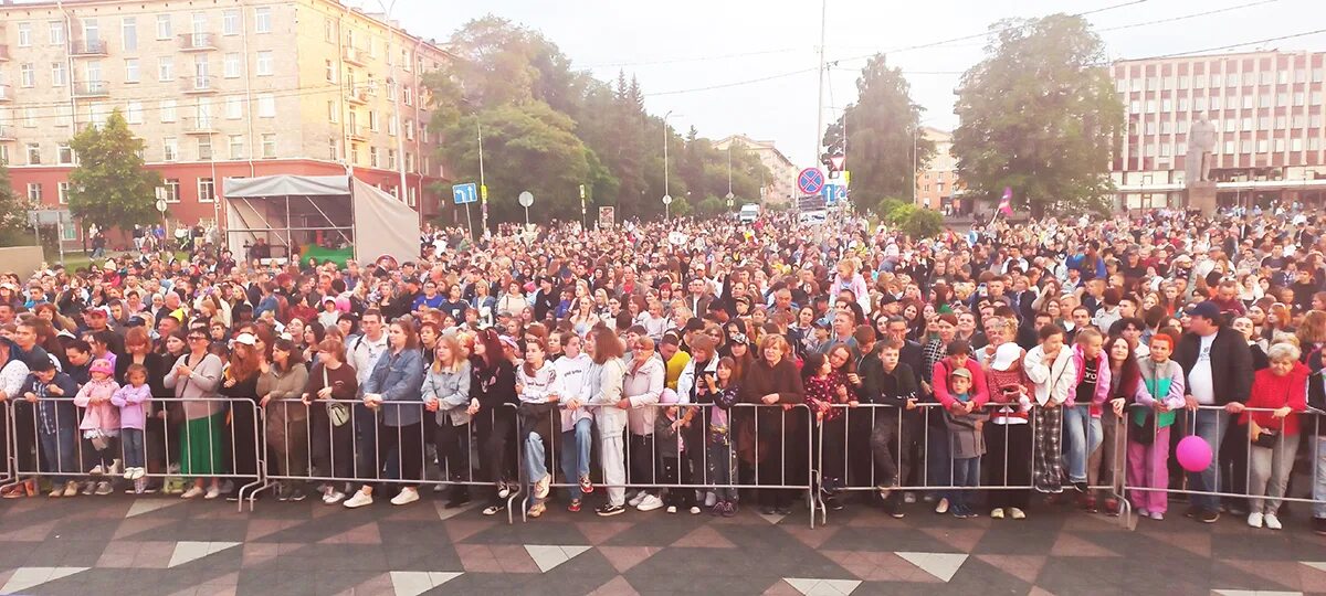 День города Петрозаводск 2023. День города сцена. С днем города. Петрозаводск 2023. Население петрозаводска на 2023