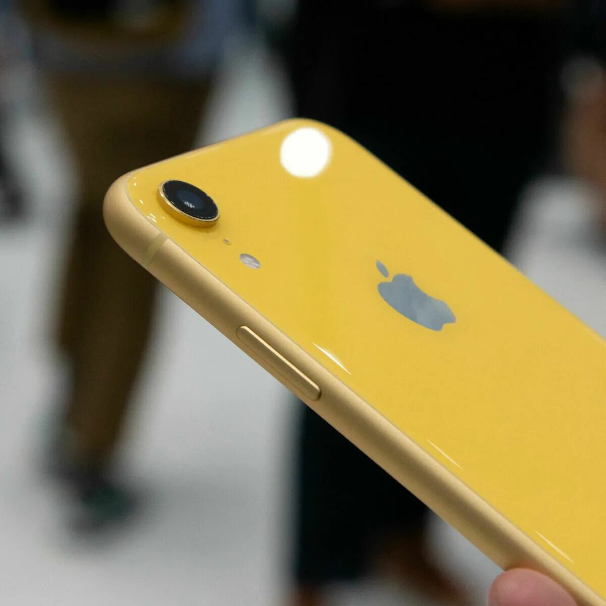 Iphone XR Yellow. Iphone XR желтый. Iphone XR 128gb желтый. Iphone 11 желтый. Желтый айфон 13