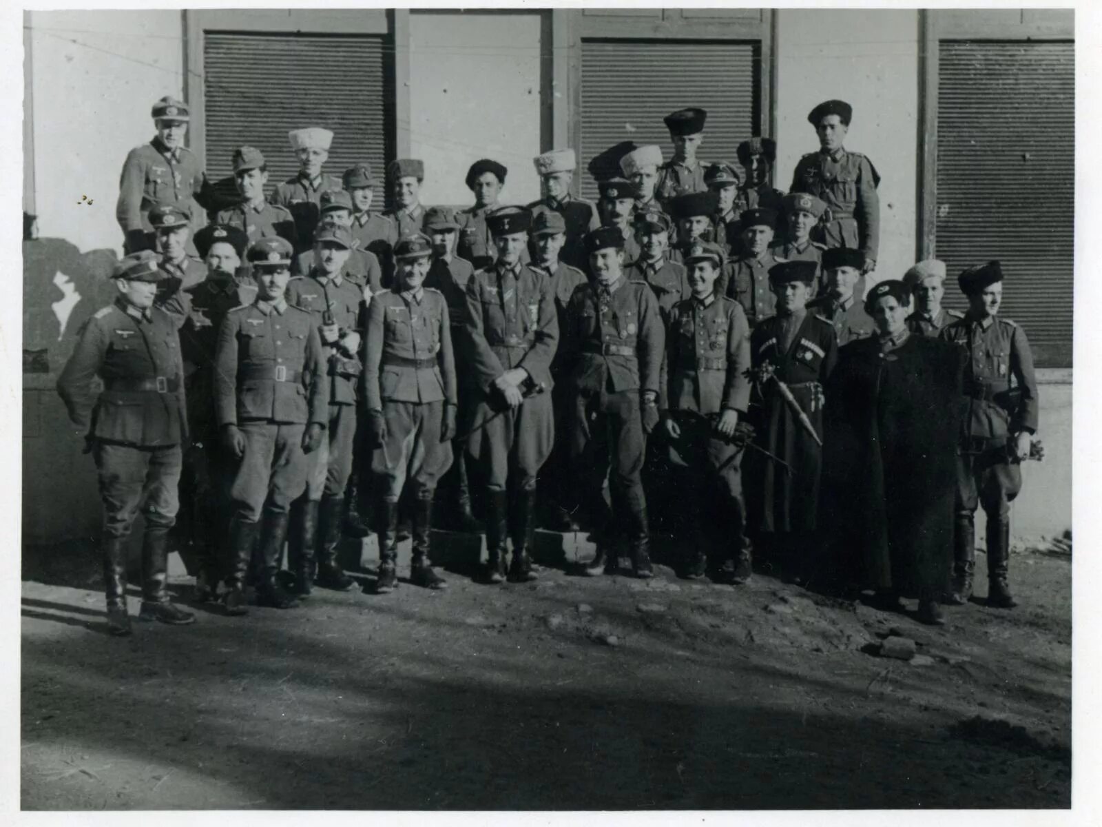 Коллаборант. Француженки коллаборационистки. Коллаборационисты второй мировой войны. Коллаборант. Женщины коллаборационистки во франции.