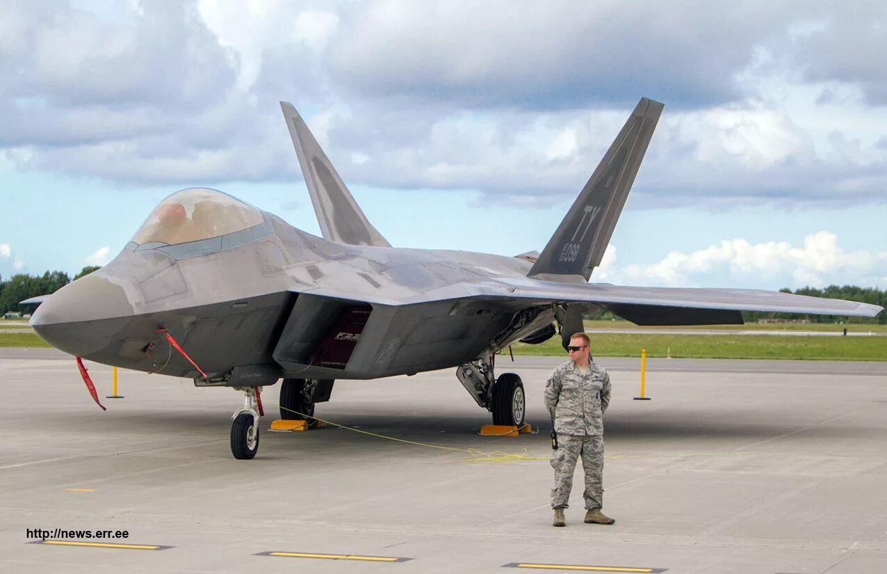 F s 22. F22 Raptor. Ф-22 Раптор. F-22 Raptor истребители США. Истребитель пятого поколения ф22.