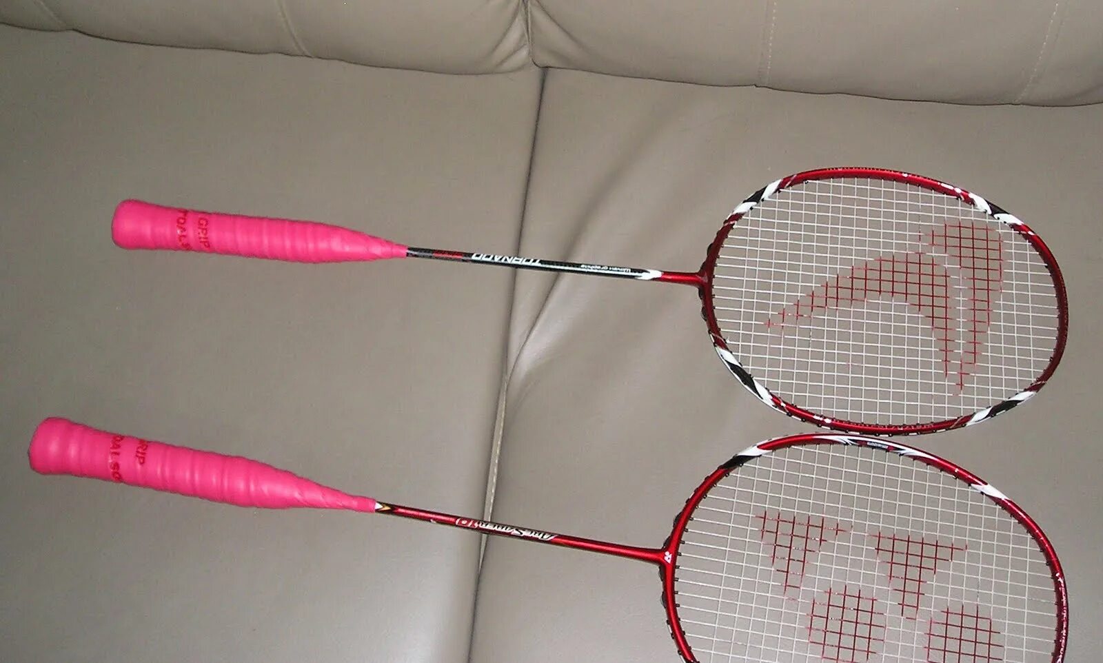 Yonex arcsaber. Yonex 800. arcsaber 7 pro. футболки yonex для бадминтона. arcsaber 7 tour.