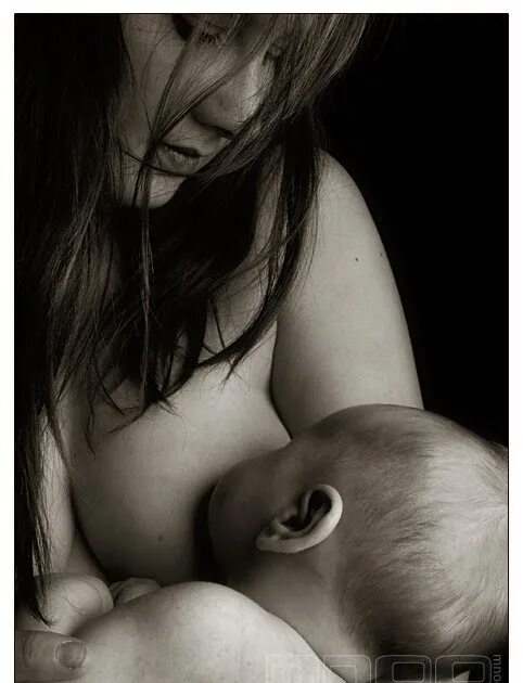 поцелую грудей. поцелую грудей. страстные поцелуи. языком по шее. поцелуй в животик.