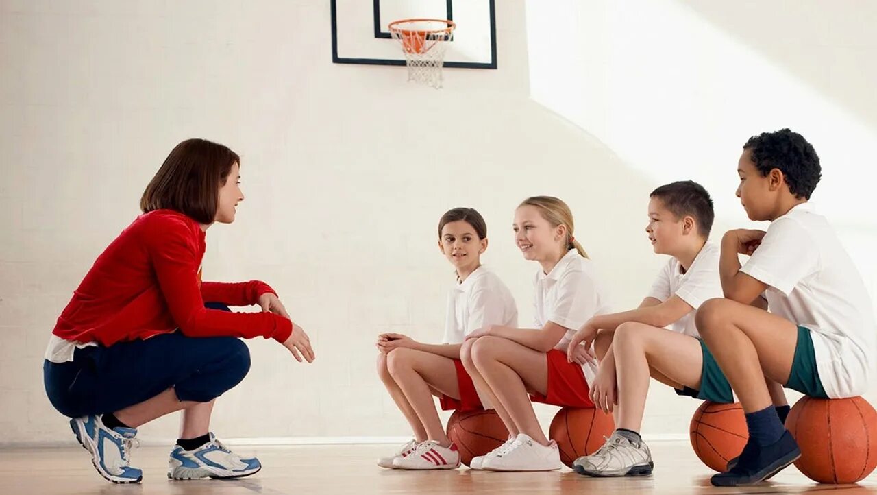 Воспитания юных спортсменов. Физкультура. Спортивный психолог. Школьники на физкультуре. Спорт дети.