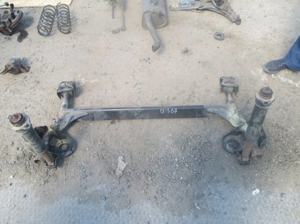 Задняя балка aveo t250. Коробчатые кулаки подвески. Задняя балка авео. Авео т300 балка торсионная?. Aveo t300 задняя балка.